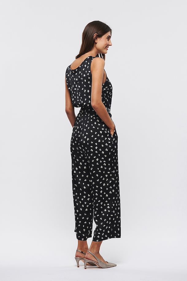 Jumpsuits, Part Two, Mujer
